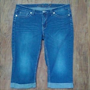 Seven7 Cropped Rolled Hem Jeans Size: 14
